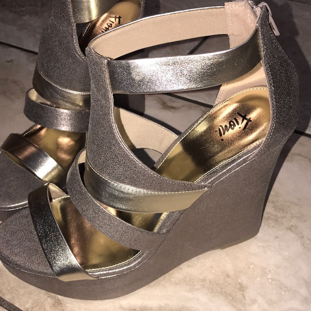 Metallic Wedges!